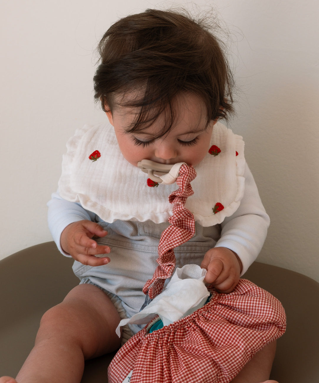 Bib Strawberry