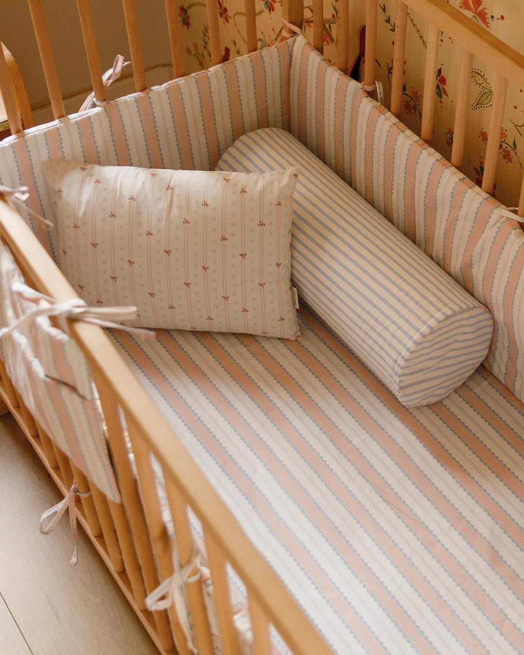 Crib bumper Big Top Stripes