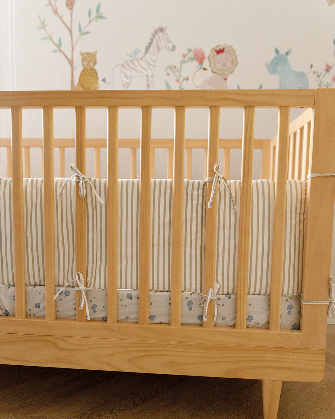 Crib bumper Olive Stripes