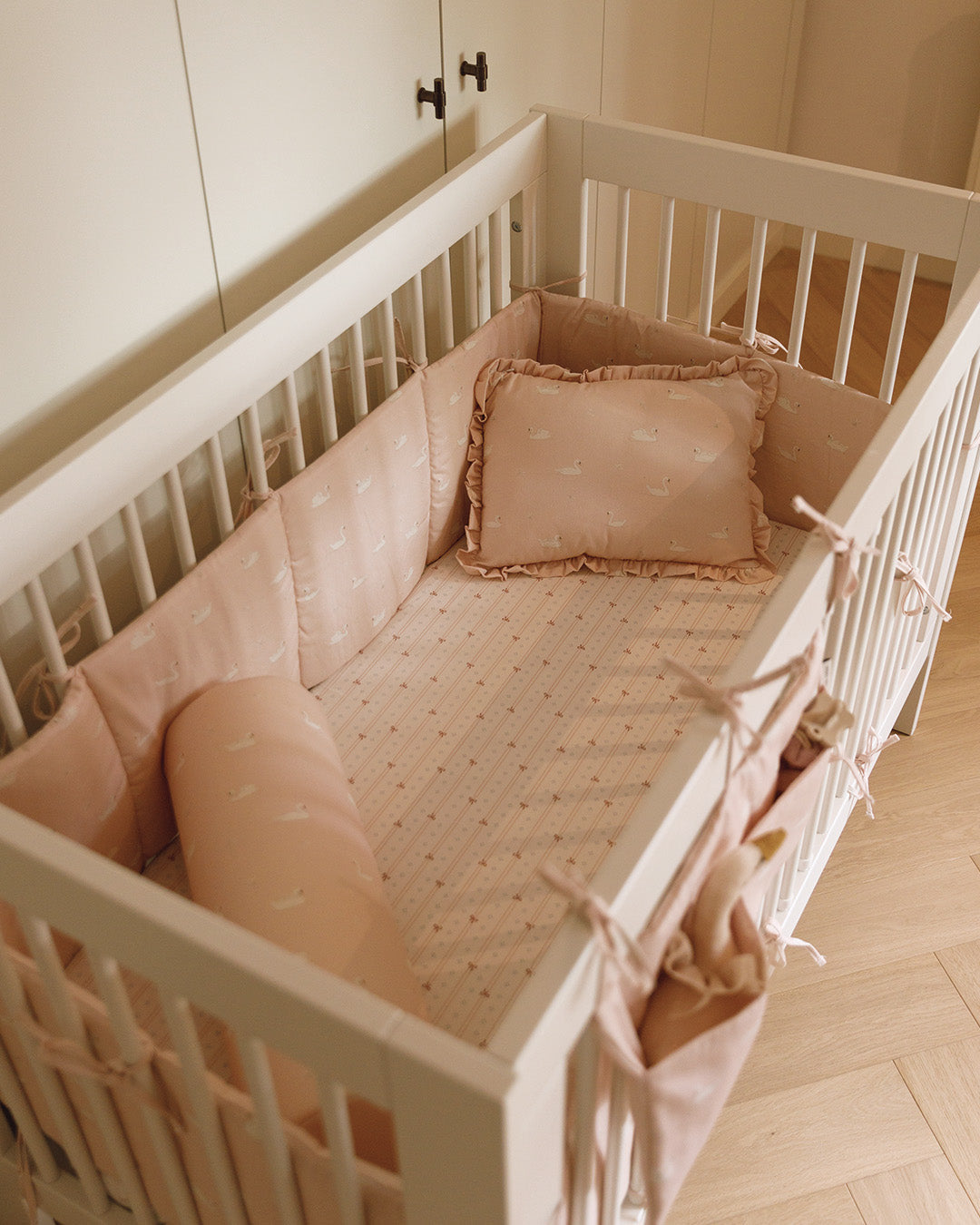 Crib bumper Swan Lake
