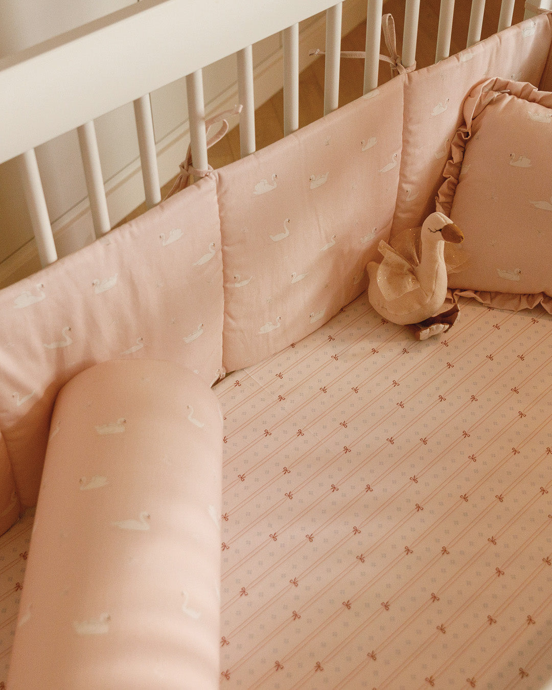 Crib bumper Swan Lake