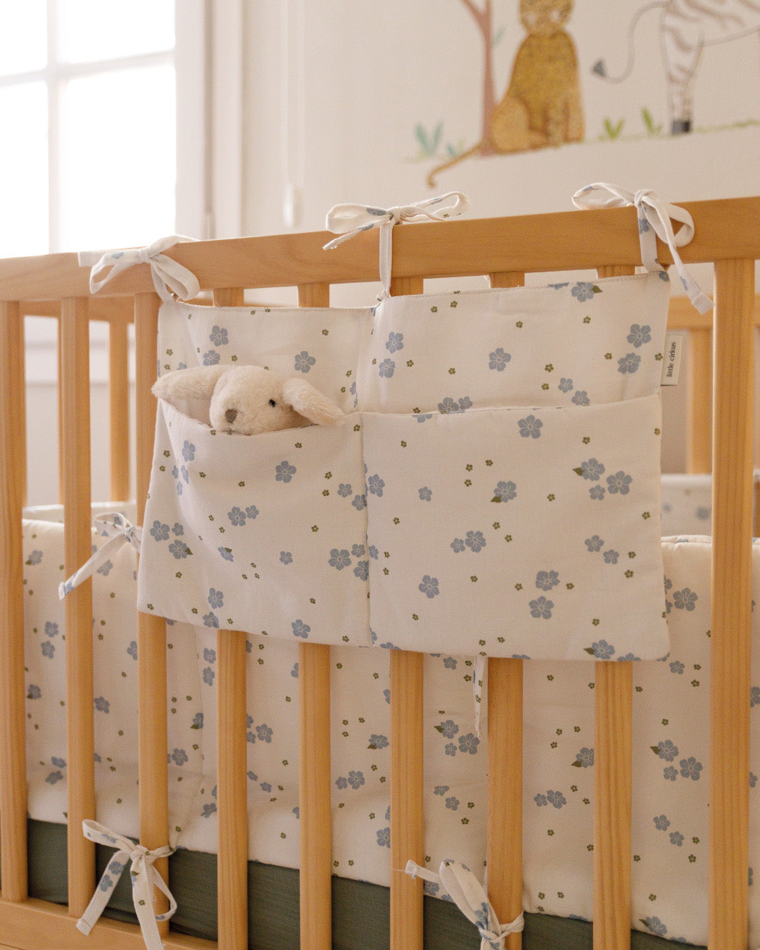 Crib organizer