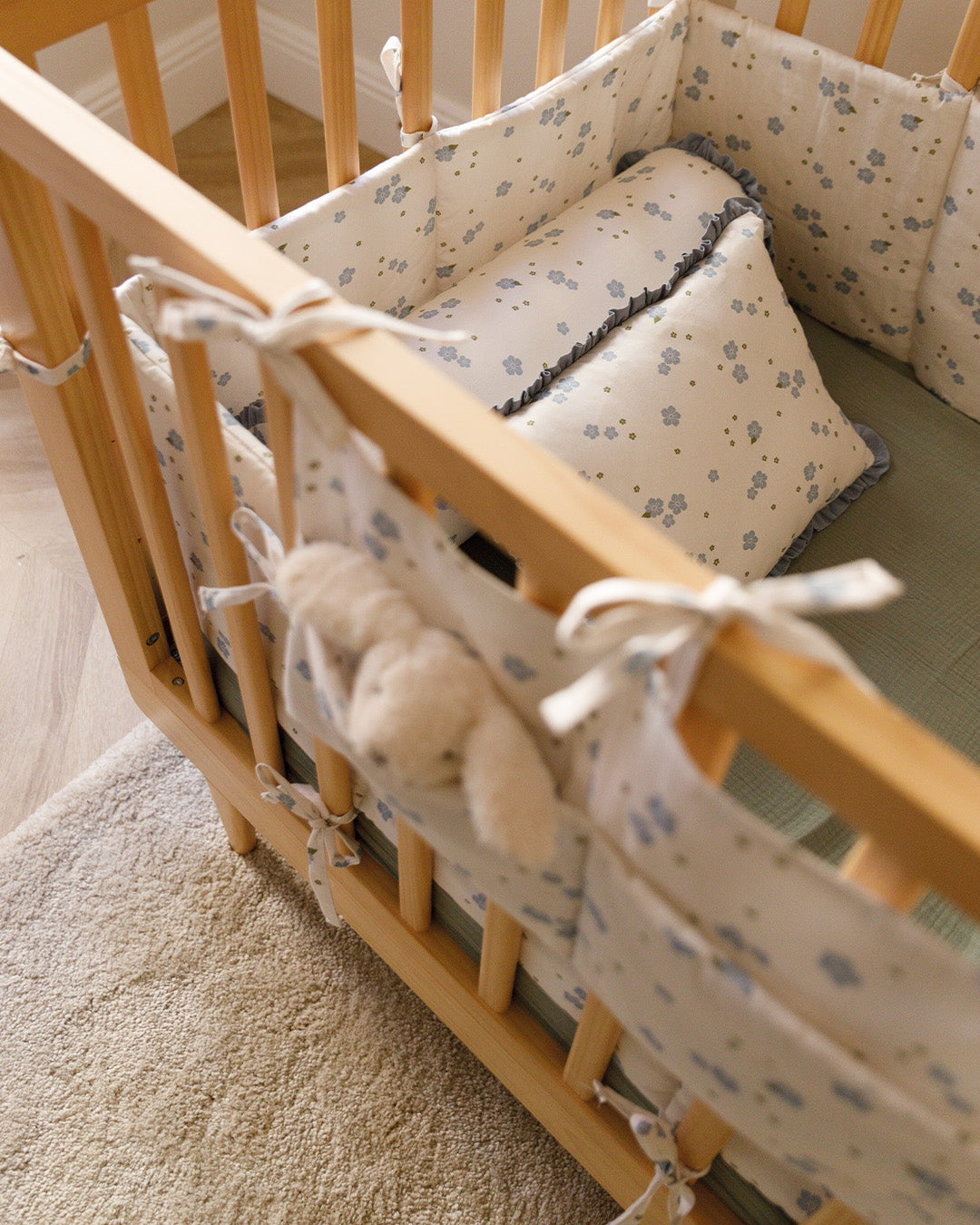 Crib organizer